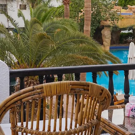 Spacious Apartment Inside A Resort